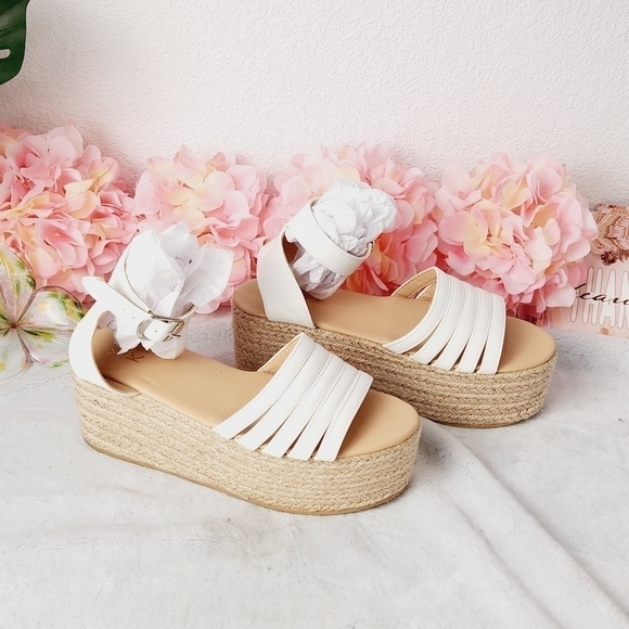 YOKI Harmony Women's Comfort Wedge Sandal Size: 8 - Picture 2 of 5